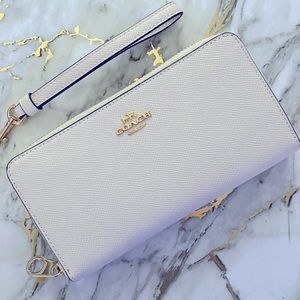 COACH WRISTLET WALLET